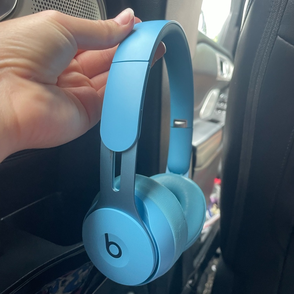 Beats - Solo Pro Wireless Noise Cancelling On-Ear Headphones